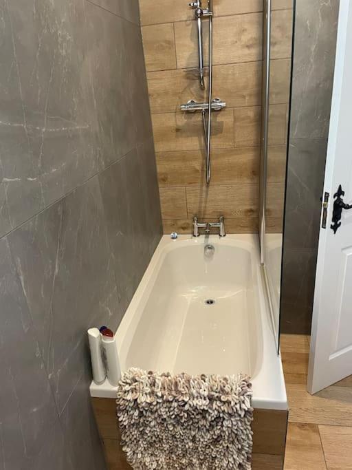 Graftonbury Court, Grafton Lane, Hereford, Hr2 8Fa Esterno foto